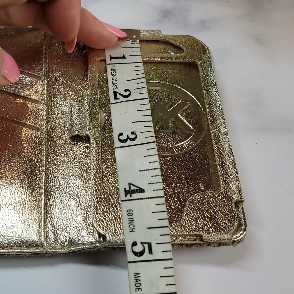 MICHAEL KORS SNAKE PRINT PHONE WRISTLET